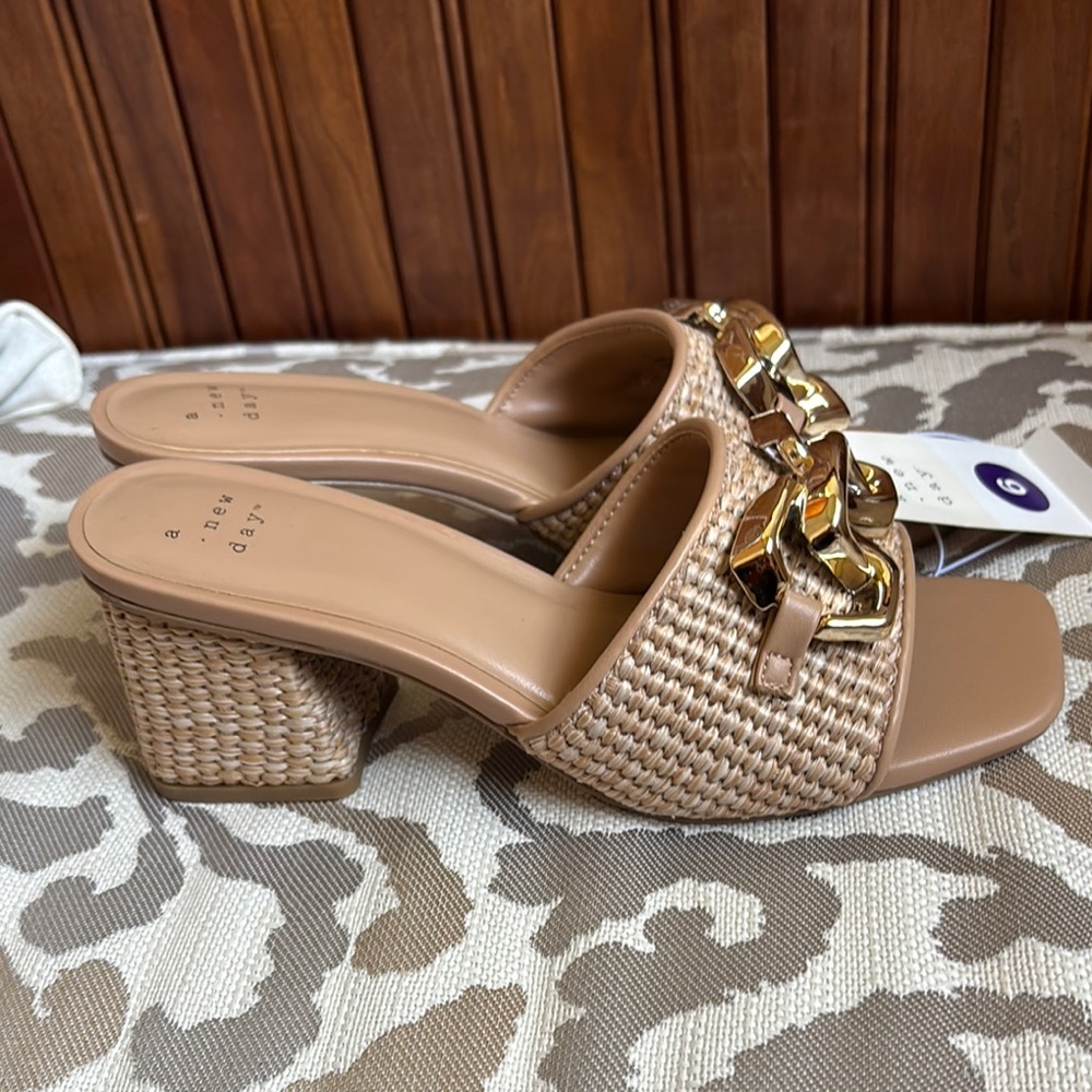 A New Day Tan Woven Slide Sandals 6M - Picture 2 of 4